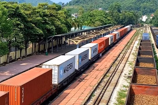 Phát huy thế mạnh của vận tải hàng hóa đường sắt Việt Nam - Nga