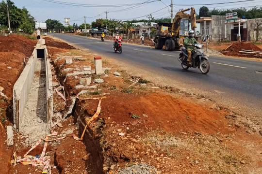 Gia Lai: Nhà thầu thi công quốc lộ 19 liên tục phớt lờ quy định an toàn giao thông