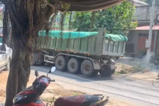 Phú Thọ: Va chạm liên hoàn, 2 vợ chồng tử vong thương tâm