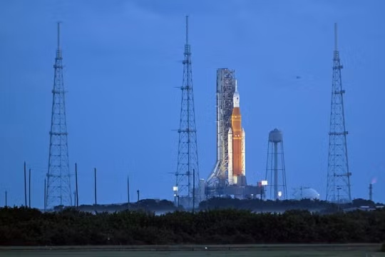 NASA lần thứ 2 hoãn phóng tên lửa lên mặt trăng