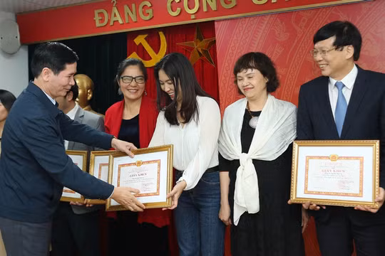 Hội Nhà báo Việt Nam tổng kết công tác Đảng năm 2021 và triển khai nhiệm vụ năm 2022
