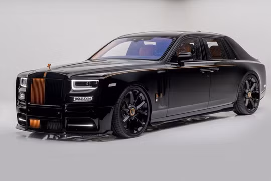 Bản độ của Rolls-Royce Phantom được chào bán với giá gần 1 triệu USD