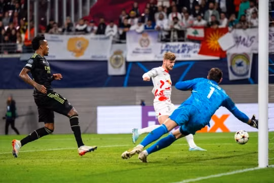 RB Leipzig thắng Real Madrid 3-2 tại vòng bảng Champions League