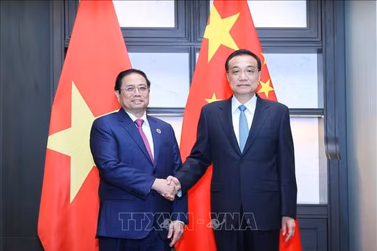 Thủ tướng Phạm Minh Chính hội kiến Thủ tướng Trung Quốc Lý Khắc Cường