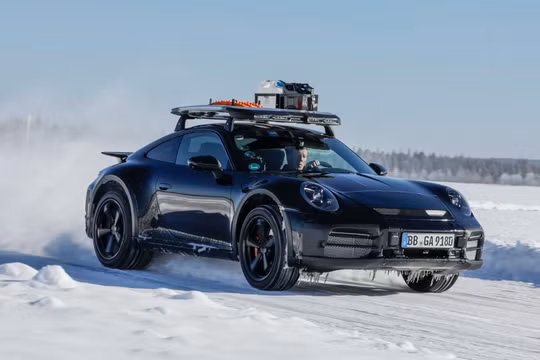 Xem trước siêu xe địa hình Porsche 911 Dakar