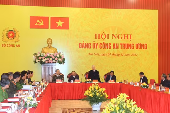 Xây dựng lực lượng Công an nhân dân đáp ứng yêu cầu trong tình hình mới