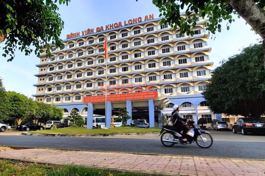Đưa thi thể Phó Chủ tịch TP. HCM Lê Hòa Bình về nhà tang lễ Bộ Quốc phòng