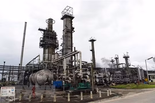 Khoảng 95% sản lượng dầu mỏ Nigeria đột nhiên “không cánh mà bay”