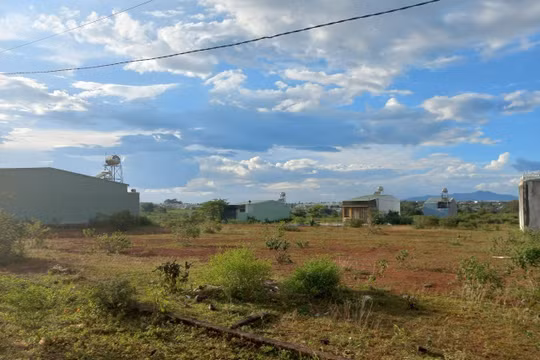 Họa phân lô, bán nền ở Gia Lai: Đất để hoang, dân đi ở trọ