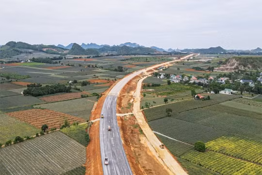 Chủ động thực hiện các cơ chế đặc thù để đẩy nhanh tiến độ các dự án đường cao tốc