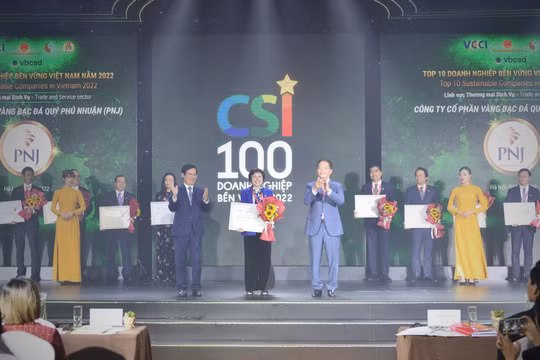 PNJ dẫn đầu top 10 doanh nghiệp phát triển bền vững 2022 lĩnh vực thương mại dịch vụ