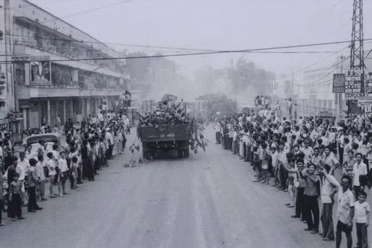 Niềm vui ngày hòa bình