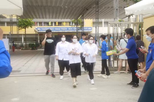 Kỳ thi tốt nghiệp THPT 2022: Mưa điểm 10 môn Lịch sử!