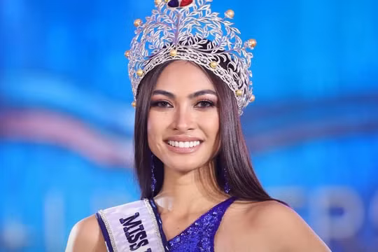 Hoa hậu Hoàn vũ Philippines thừa nhận là người lưỡng tính