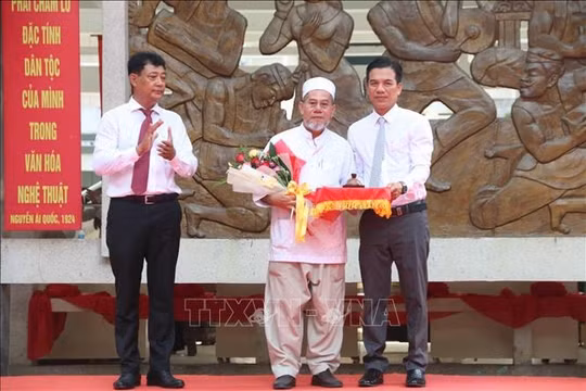 Bảo tàng Trà Vinh tiếp nhận 754 hiện vật hiến tặng