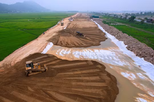 Khoảng 94% cọc giải phóng mặt bằng cao tốc Bắc - Nam giai đoạn 2 được bàn giao