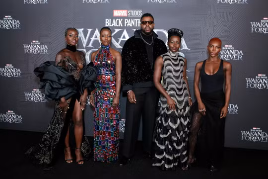 Cảnh nhạy cảm giữa 2 nhân vật nữ trong 'Black Panther 2' bị cắt ở Kuwait
