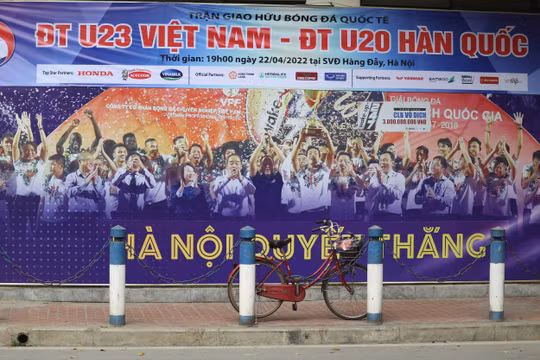 Vé trận đá giao hữu U23 Việt Nam - U20 Hàn Quốc không sốt, phe vé 'ế ẩm'