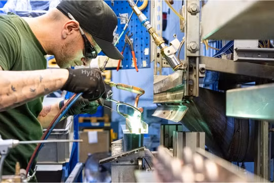 Các quốc gia châu Âu chiến đấu để ghìm suy thoái kinh tế