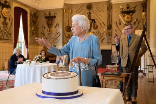 Nữ hoàng Elizabeth II kỷ niệm 70 năm trị vì Vương quốc Anh