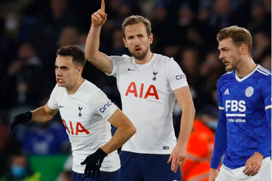 Tottenham ngược dòng thắng Leicester ở phút bù giờ