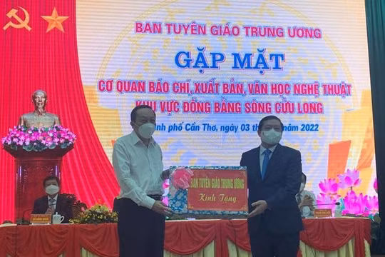 Chủ động cung cấp thông tin cho báo chí là giải pháp hạn chế những thông tin thiếu chuẩn xác