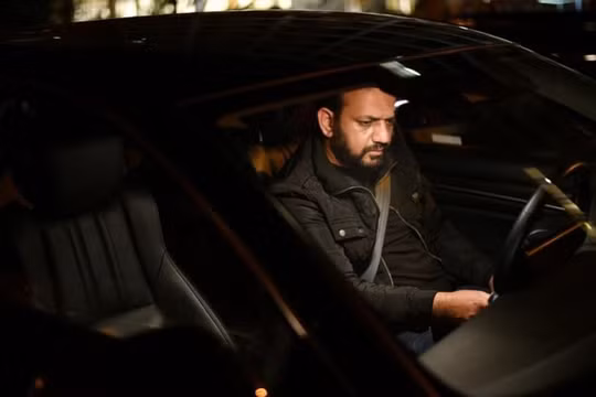 Tài xế taxi Uber- Bộ trưởng Tài chính cuối cùng của Afghanistan chỉ trích cuộc chiến của Mỹ ở Trung Đông