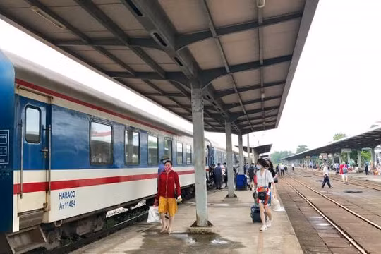 Đường sắt tăng cường chạy tàu khách tuyến Hà Nội - Đồng Hới
