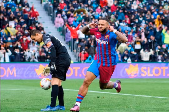 Ferran Torres tỏa sáng, Barca lội ngược dòng đánh bại Elche