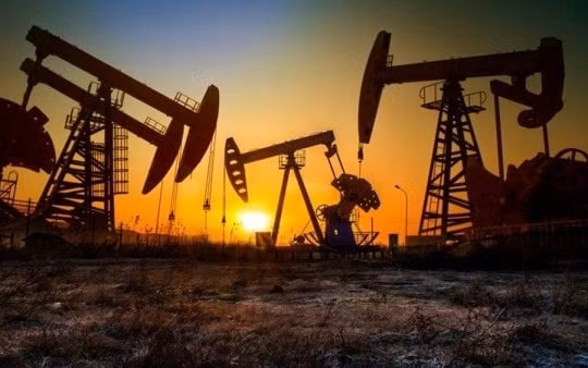 Giá xăng dầu hôm nay 9/1: Tăng mạnh hơn 5% trong tuần