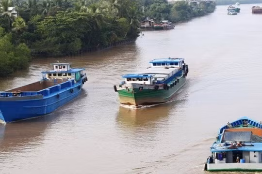 Bố trí đủ nguồn vốn đầu tư xây dựng kết cấu hạ tầng đường thủy nội địa theo lộ trình
