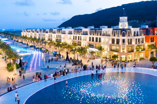 Bizhouse Canal District: Trái tim sầm uất của thành phố biển Quy Nhơn
