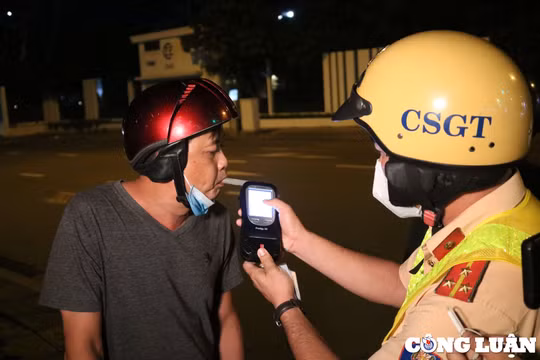 Bị phạt vì lái xe sau uống rượu, bia: Người chống đối, người viện lí do bị “ép” nhậu