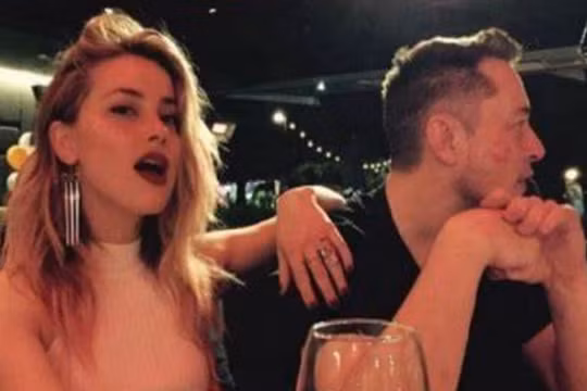 Amber Heard và Elon Musk dọa kiện tác giả công khai bữa tiệc tình dục