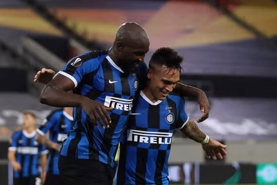 Inter mượn Lukaku với giá 8 triệu euro