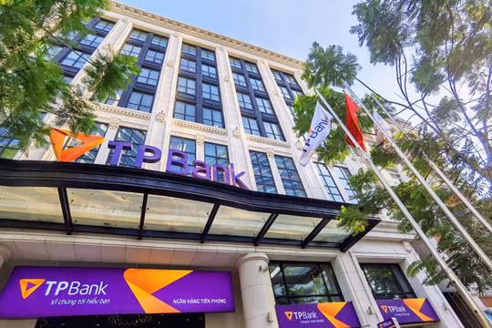 Lợi nhuận trước thuế TPBank tăng 35% so với cùng kỳ: Đậm nét và mạnh trong quản trị, khởi sắc mảng dịch vụ