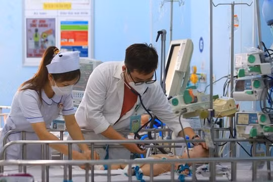 Hà Nội yêu cầu xây dựng đề án phòng chống khi số ca mắc sốt xuất huyết tăng nhanh