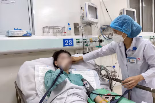 Vụ ngộ độc rượu ở TP. Thủ Đức: Nữ sinh nguy kịch giờ ra sao?