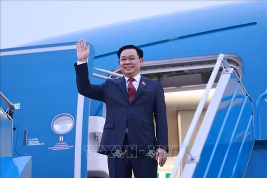 Chủ tịch Quốc hội lên đường thăm chính thức Australia và New Zealand