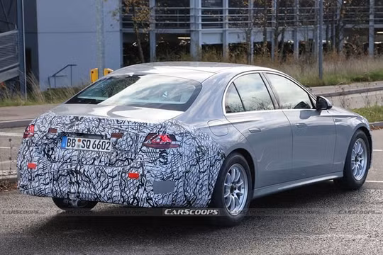 Mercedes-Benz E-Class thế hệ mới lộ ảnh nhiều chi tiết mới