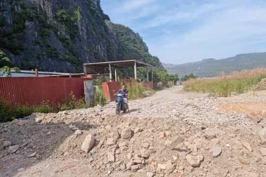 Đề nghị doanh nghiệp tạo điều kiện cho các hộ gia đình có đường đi lại thuận lợi