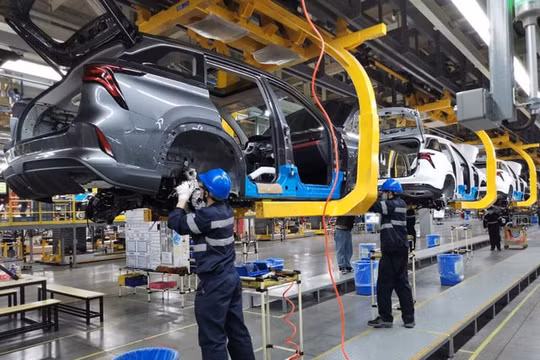 Không kiểm soát nợ xấu, bong bóng tài sản, kinh tế Việt Nam có thể lại lỡ nhịp