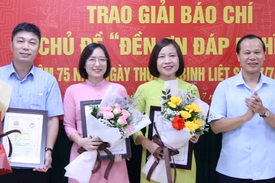 Bắc Giang trao giải cuộc thi báo chí về đề tài “Đền ơn đáp nghĩa”