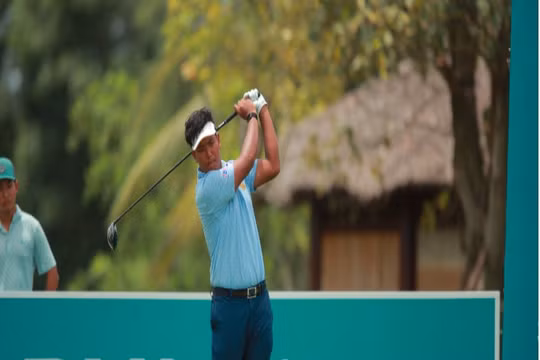 Golfer Nguyễn Anh Minh và Tunyapat Sukkoed chia ngôi đầu bảng trước VCK VAO 2022