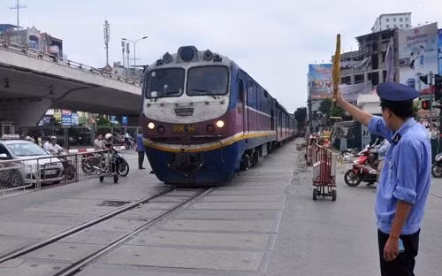 Bảo đảm an toàn giao thông đường sắt dịp cao điểm vận tải Tết