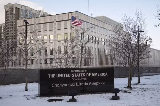 Mỹ sơ tán hầu hết nhân viên đại sứ quán tại Ukraine