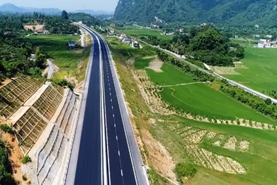 Dừng đầu tư xây dựng cao tốc Hòa Bình - Mộc Châu theo hình thức đối tác công tư