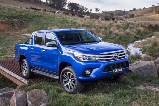 Toyota có thể phải bồi thường gần 1,5 tỷ USD vì lỗi trên xe Hilux, Prado, Fortuner