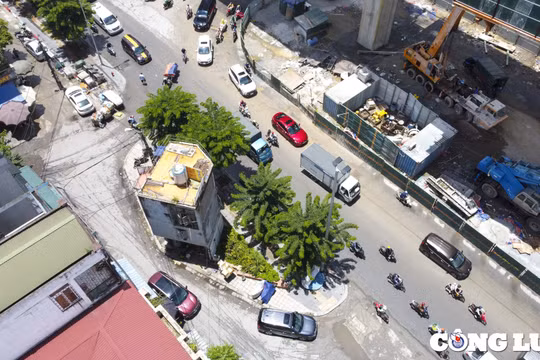 Cận cảnh căn nhà 4 mặt tiền "độc nhất vô nhị" ở Thủ đô