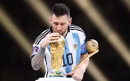Messi đứng đầu danh sách cuộc đua Quả bóng vàng 2023